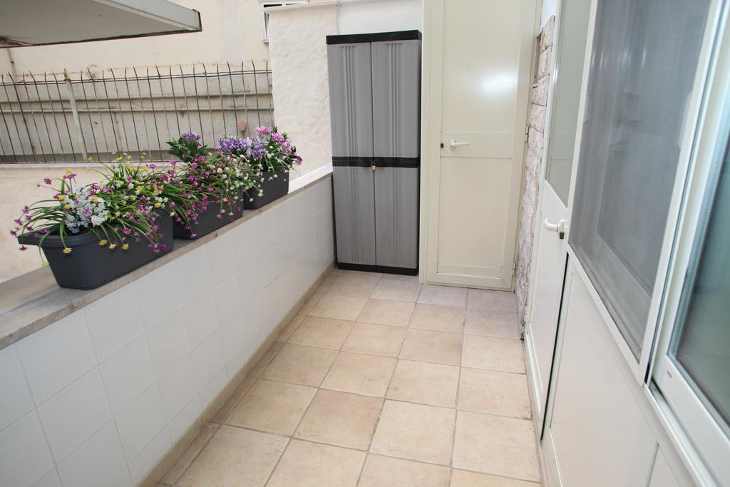 Appartamento Due Passi Dal Borgo Antico Bari Esterno foto